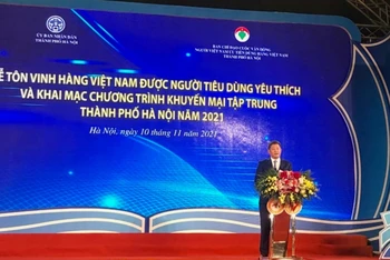 Phó Chủ tịch UBND TP Hà Nội Nguyễn Mạnh Quyền phát biểu khai mạc.