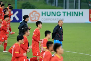 Đội tuyển Việt Nam chuẩn bị cho trận gặp Nhật Bản trên sân Mỹ Đình. (Ảnh: VFF)
