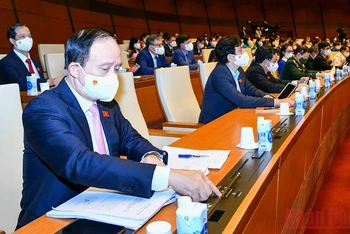 Quốc hội biểu quyết thông qua Nghị quyết về một số cơ chế, chính sách đặc thù phát triển thành phố Hải Phòng.