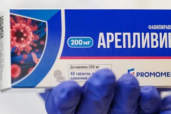 Hộp thuốc Areplivir chống Covid-19 của Nga ở dạng viên nén. (Ảnh: Sputnik)