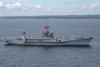 Tàu chỉ huy USS Mount Whitney. (Nguồn: TTXVN) 