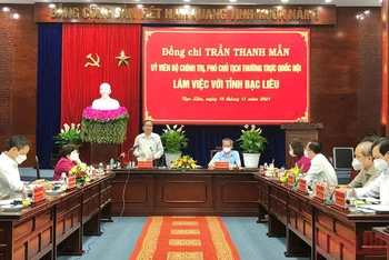 Đồng chí Trần Thanh Mẫn phát biểu tại buổi làm việc với lãnh đạo chủ chốt tỉnh Bạc Liêu, sáng 18/11. 