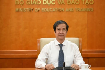 Bộ trưởng Giáo dục và Đào tạo Nguyễn Kim Sơn.