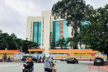 Sở Nội vụ tỉnh Đồng Nai nằm trong tòa nhà trụ sở UBND tỉnh Đồng Nai.