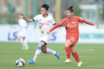 Hà Nội Watabe (áo trắng) tiếp tục giành chiến thắng tại Cúp Thái Sơn Bắc 2021. (Ảnh: VFF)