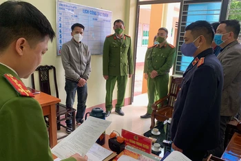 Thi hành lệnh bắt tạm giam bị can đối với Nguyễn Văn Quân.
