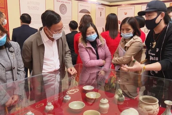 Các cổ vật tiêu biểu tỉnh Hà Nam được trưng bày tại Bảo tàng tỉnh Hà Nam.
