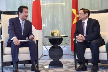 Thủ tướng Phạm Minh Chính tiếp cựu Đại sứ đặc biệt Việt Nam-Nhật Bản Sugi Ryotaro. (Ảnh: VGP)