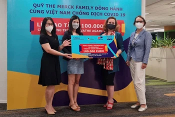 Bệnh viện Đà Nẵng nhận tài trợ từ Quỹ Merck Family. (Ảnh: Cổng thông tin điện tử thành phố Đà Nẵng)