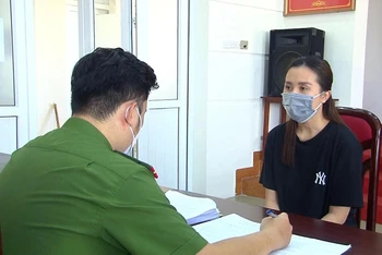 Nguyễn Thị Vân Anh là một trong ba đối tượng bị Công an quận Nam Từ Liêm (Hà Nội) khởi tố và tạm giam để điều tra về tội cho vay nặng lãi trong giao dịch dân sự.