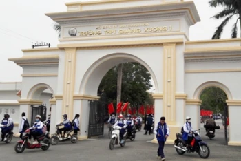 Trường THPT Quảng Xương 1 ở thị trấn huyện lỵ Quảng Xương, tỉnh Thanh Hóa.