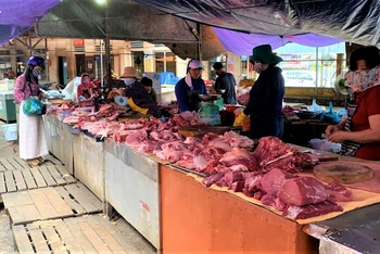 Các chợ truyền thống, trung tâm thương mai, siêu thị… trên địa bàn thành phố Buôn Ma Thuột được hoạt động nhưng phải bảo đảm nguyên tắc 5K.