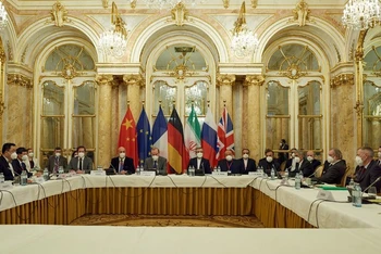 Đại diện của Iran và các cường quốc trong JCPOA tại phiên họp diễn ra ở Vienna, Áo, ngày 29/11/2021. (Ảnh: Phái đoàn EU tại Vienna/Reuters)