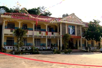 Phong tỏa Trường tiểu học Na Lốc (Lào Cai).