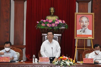 Đồng chí Nguyễn Trọng Nghĩa phát biểu tại buổi làm việc với tỉnh Tiền Giang. 