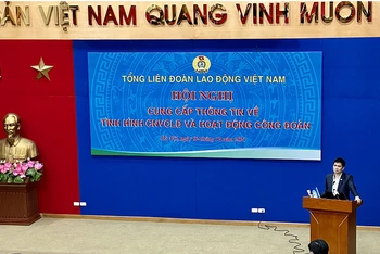 Phó Chủ tịch Tổng Liên đoàn Lao động Việt Nam Ngọ Duy Hiểu thông tin về tình hình chăm lo Tết Nguyên đán năm 2022 cho người lao động.