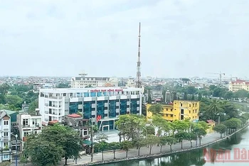 Trường trung học phổ thông Hồng Quang (thành phố Hải Dương).