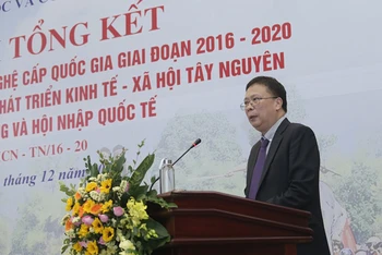Chủ tịch Viện Hàn lâm Khoa học và Công nghệ Việt Nam Châu Văn Minh phát biểu tại hội nghị.