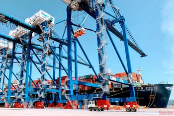 Phát triển logistics là một trong những giải pháp định hướng mà Hải Phòng tập trung nhằm phấn đấu vượt thu ngân sách 100 nghìn tỷ trong năm 2022.