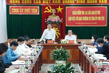 Bí thư Trung ương Đảng, Phó Thủ tướng Chính phủ Lê Minh Khái làm việc với Ban Thường vụ Tỉnh ủy Phú Yên.