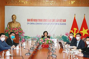 Bà Nguyễn Thị Hoàng Vân, Phó Trưởng Ban Đối ngoại Trung ương tại Hội nghị trực tuyến. (Ảnh: TTXVN) 
