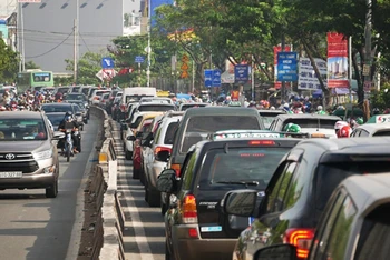 TP Hồ Chí Minh tiếp tục dồn lực thực hiện nhiều giải pháp đột phá bảo đảm trật tự an toàn giao thông. 
