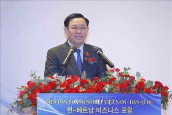 Chủ tịch Quốc hội Vương Đình Huệ phát biểu tại Diễn đàn Doanh nghiệp Việt Nam-Hàn Quốc. (Ảnh: TTXVN)