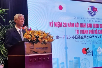 Ông Võ Văn Hoan, Phó Chủ tịch UBND Thành phố Hồ Chí Minh phát biểu khai mạc “Kỷ niệm 20 năm Hội nghị bàn tròn Nhật Bản tại Thành phố Hồ Chí Minh”.