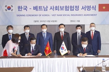 Chủ tịch Quốc hội chứng kiến Lễ ký Hiệp định song phương về bảo hiểm xã hội giữa Việt Nam và Hàn Quốc