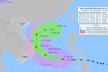 Vị trí và hướng di chuyển của bão số 9 lúc 20 giờ ngày 17/12. (Nguồn: nchmf.gov.vn)