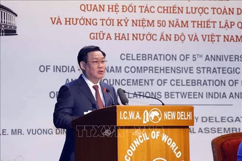 Chủ tịch Quốc hội Vương Đình Huệ phát biểu tại Lễ kỷ niệm. (Ảnh: TTXVN)