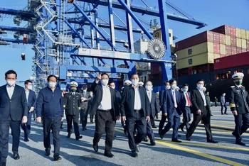 Thủ tướng Phạm Minh Chính thăm làm việc tại Cảng Container Quốc tế Lạch Huyện (Hải Phòng) do Công ty TNHH Cảng Container Quốc tế Tân Cảng Hải Phòng (Tổng công ty Tân Cảng Sài Gòn) quản lý và vận hành. 