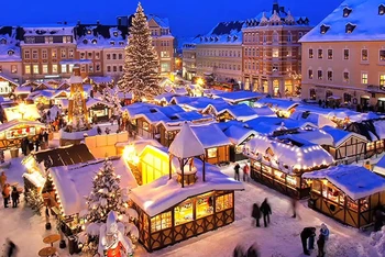Chợ Giáng sinh Strasbourg, Pháp lung linh, rực rỡ ánh đèn.