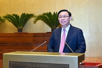 Chủ tịch Quốc hội Vương Đình Huệ phát biểu tại buổi gặp mặt. (Ảnh: Duy Linh )