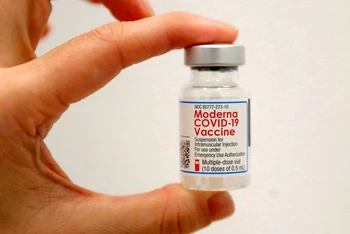 Vaccine ngừa Covid-19 của Moderna. (Ảnh: Reuters)