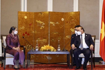 Chủ tịch nước Nguyễn Xuân Phúc và Phó Thủ tướng Campuchia Men Sam On.