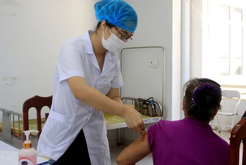 Đã có 76,5% người từ 18 tuổi trở lên ở Thái Bình tiêm đủ 2 mũi vaccine ngừa Covid-19.