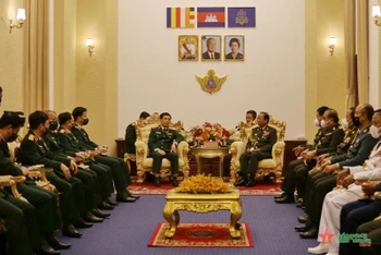 Đại tướng Phan Văn Giang, Bộ trưởng Quốc phòng Việt Nam hội đàm với Phó Thủ tướng Chính phủ, Bộ trưởng Quốc phòng Vương quốc Campuchia Tea Banh. (ảnh qdnd.vn).