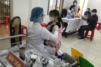Tiêm vaccine phòng Covid-19 tại thành phố Hải Dương.