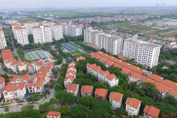 Nhiều khu nhà ở mới xây dựng trên địa bàn huyện Gia Lâm. (Ảnh: Ánh Dương)