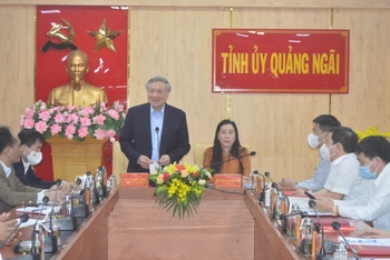 Ủy viên Bộ Chính trị, Bí thư Trung ương Đảng, Chánh án Tòa án nhân dân tối cao Nguyễn Hòa Bình phát biểu tại buổi làm việc.