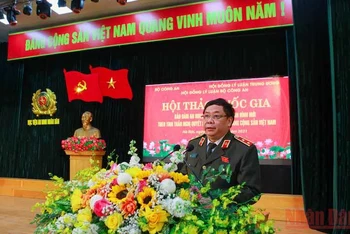Trung tướng Lê Văn Thắng, Giám đốc Học viện An ninh nhân dân phát biểu tại hội thảo.