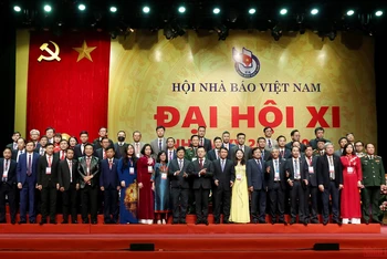Ra mắt Ban Chấp hành Hội Nhà báo Việt Nam khóa XI. (Ảnh: THÀNH ĐẠT)