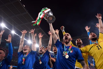 Khoảnh khắc Italia đăng quang Euro 2020. (Ảnh: Getty Images)