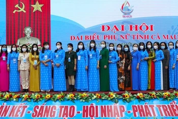 Đại hội đại biểu Hội Liên hiệp Phụ nữ tỉnh Cà Mau lần thứ 12, nhiệm kỳ 2021-2026, ra mắt Ban Chấp hành khóa mới.