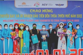 Đón khách đầu tiên năm 2022 ở Thừa Thiên Huế. (Ảnh: Vietnam Airlines)