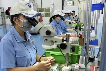 Lao động làm việc tại khu công nghiệp ở Bắc Ninh (Ảnh minh họa: Đăng Khoa).