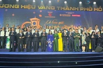 Các doanh nghiệp được trao Giải thưởng “Thương hiệu Vàng TP Hồ Chí Minh năm 2021". 
