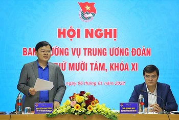 Các đồng chí Nguyễn Anh Tuấn, Bùi Quang Huy điều hành Hội nghị Ban Thường vụ Trung ương Đoàn lần thứ 18, khóa XI.