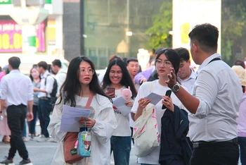 Sinh viên Ðại học Quốc gia TP Hồ Chí Minh. 